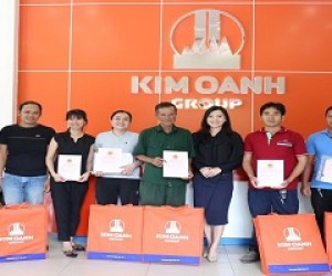 Kim Oanh group trao sổ hồng cho khách hàng Golden Center City 1